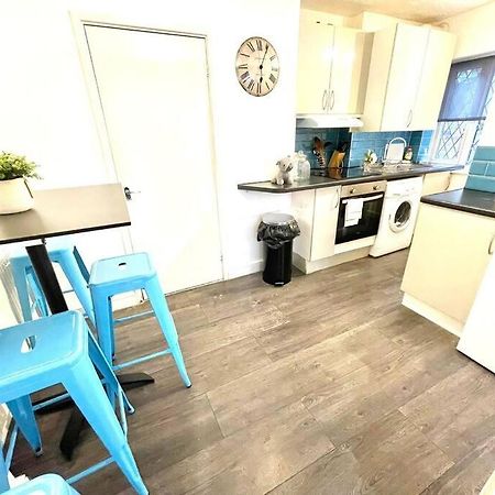 Serene And Cozy 1-Bedroom House With Parking Cambridge Extérieur photo