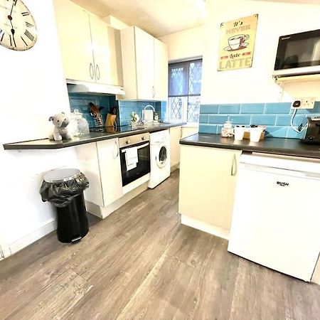 Serene And Cozy 1-Bedroom House With Parking Cambridge Extérieur photo